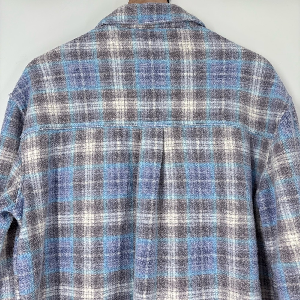 American Eagle Blue Oversized Plaid Fleece & Love
Shacket - Picture 11 of 12